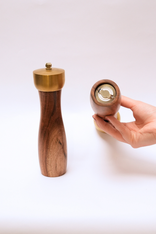 Set De 2 Molinillos Para Sal y Pimienta De Madera De Acacia Con Dorado