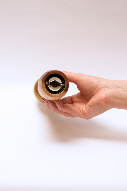 Molinillo Pequeño Para Sal y Pimienta De Madera De Acacia con Dorado