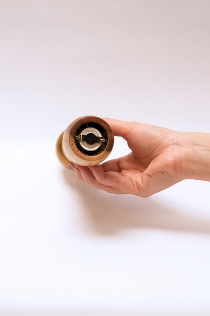 Molinillo Pequeño Para Sal y Pimienta De Madera De Acacia con Dorado