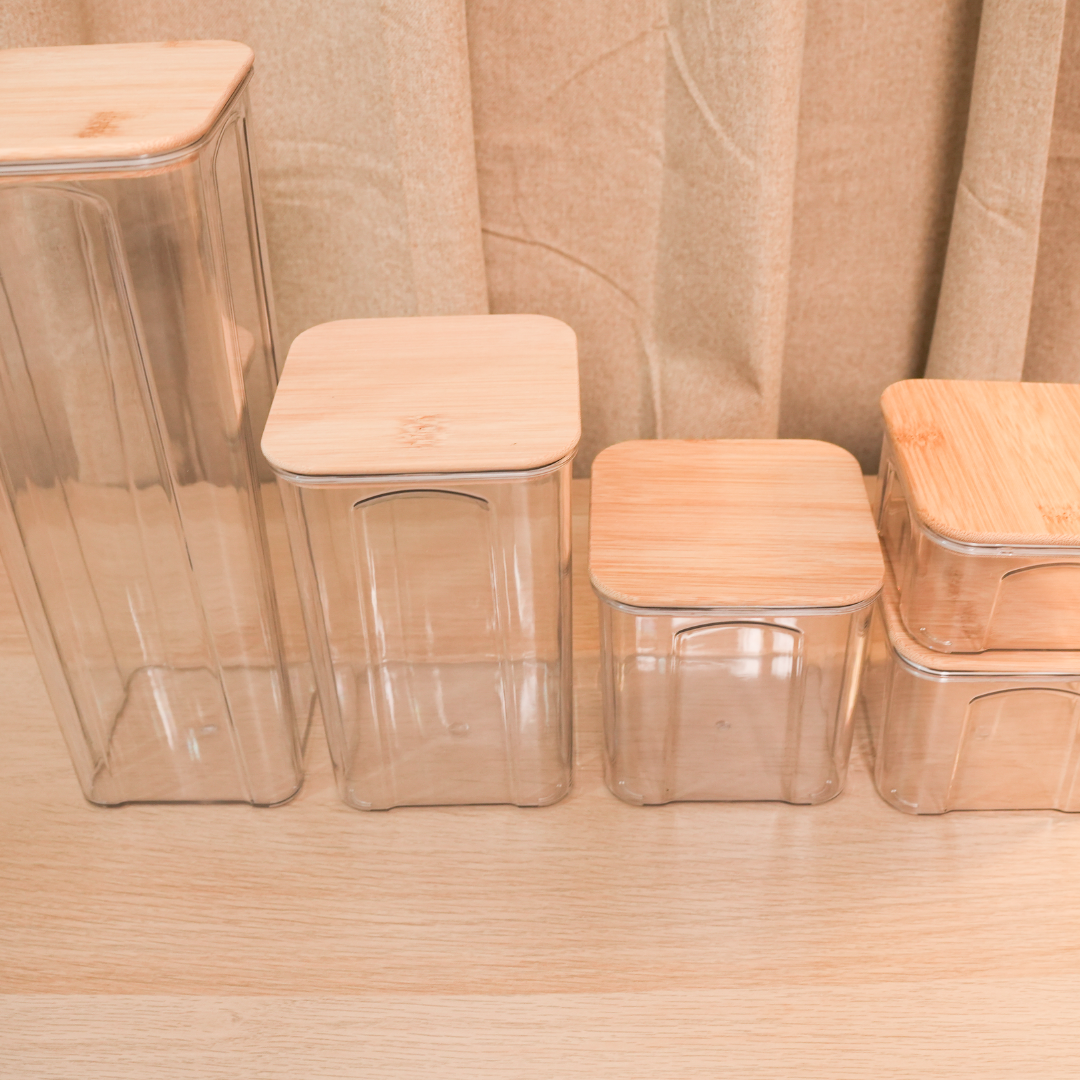 5 Contenedores de policarbonato con tapa de bambú