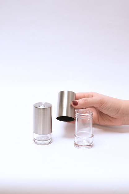 Set de Salero y Pimentero de Acero con Base de Acrílico